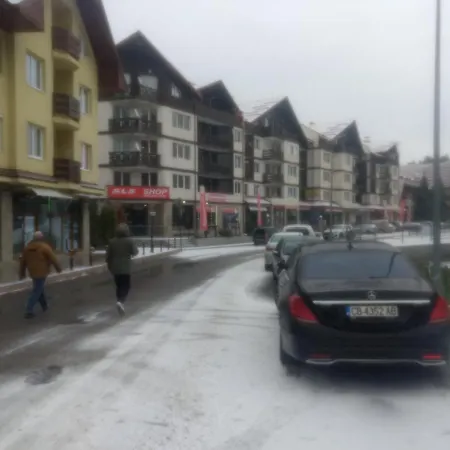 Daire Apartments, Iglika 2